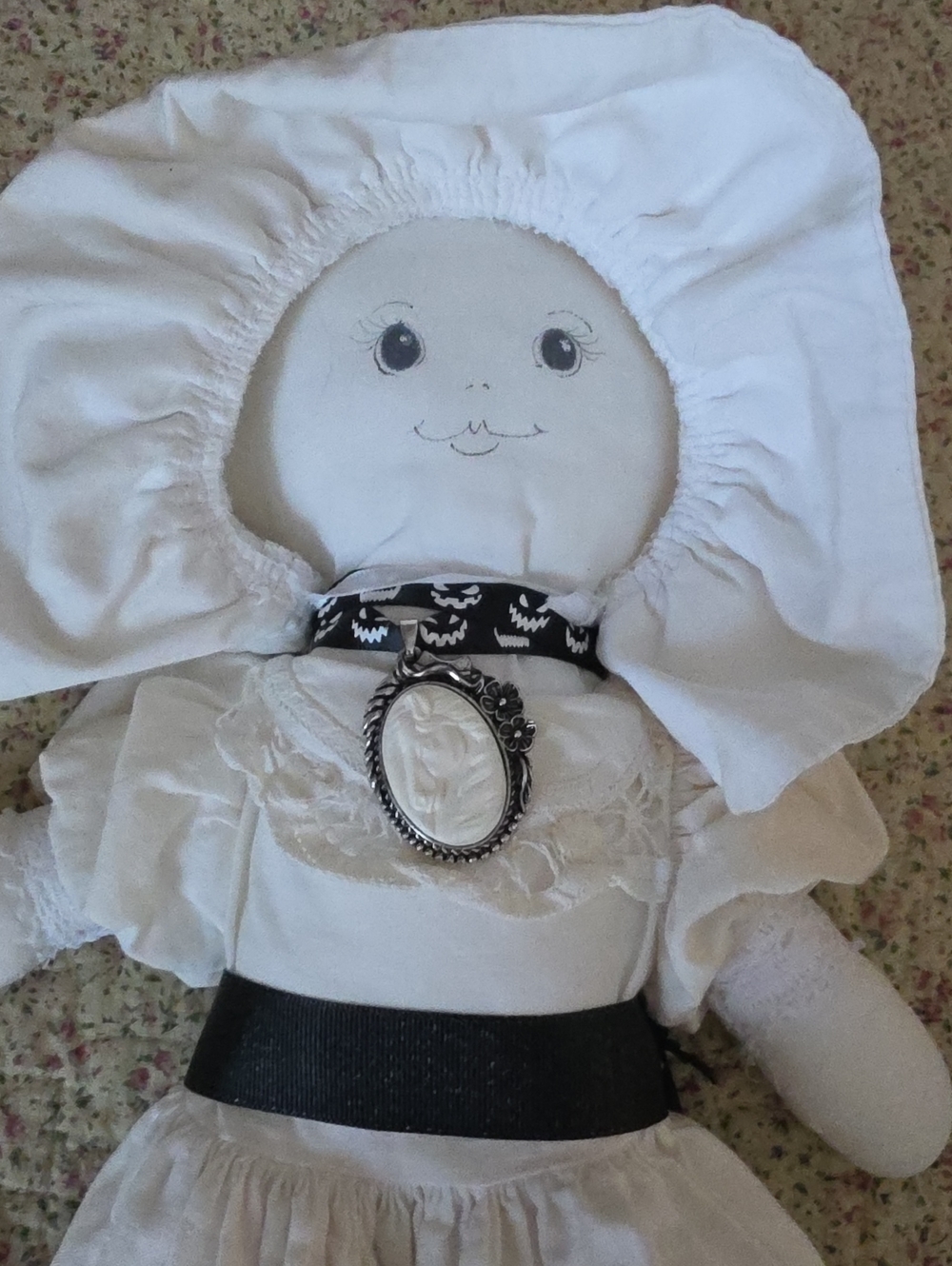 Doll - Picture 2 of 6
